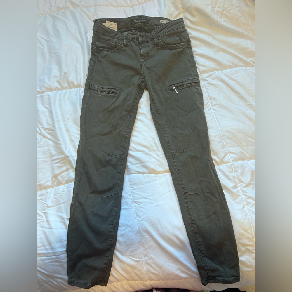 Women’s Karlina Zipper accent skinny jeans